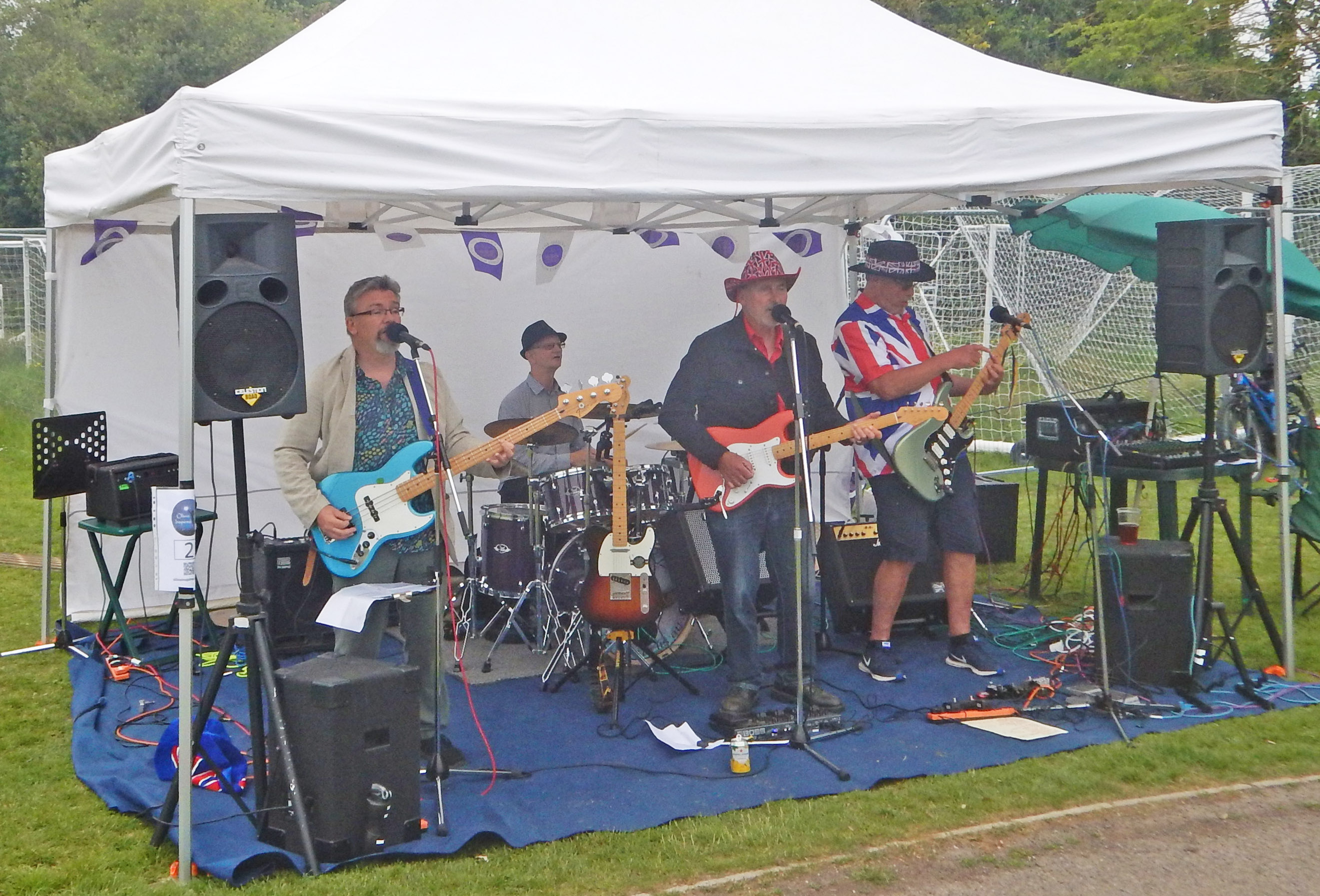 Empty Frets performing at the Picnic in the Park