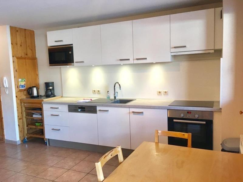 AptA5 Pas au Loup Samoens ski summer holiday apartment kitchen 800
