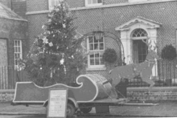 The history of Santa's sleigh - built in Lymington!