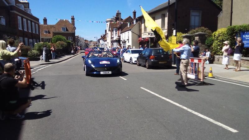 Italia Festiva 2017 - Ferraris arriving in Lymington