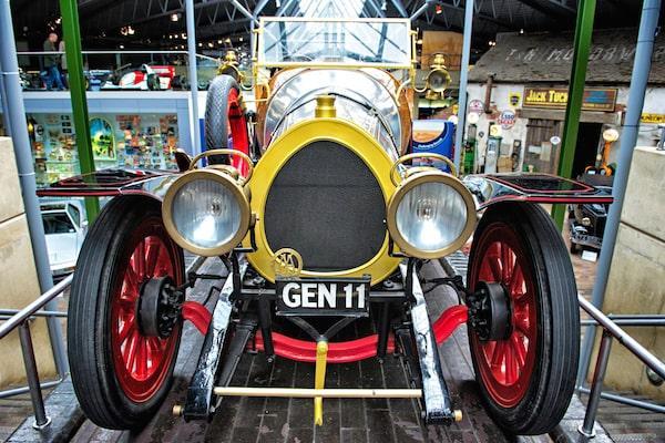 Film Chitty inside museum