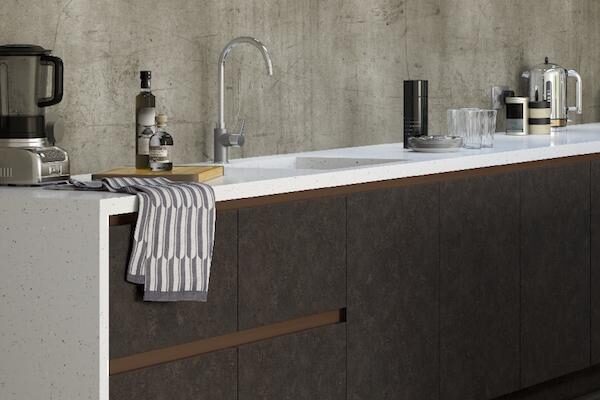 MANSTON ALUMA GLOSS CASHMERE LINDEN CERAMIC ANTHRACITE Crop 600x400