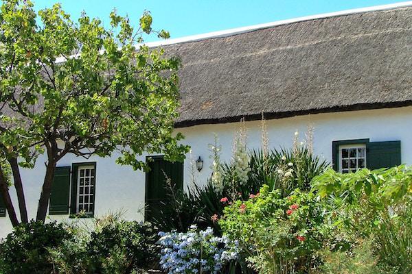 cottage garden image 600x400