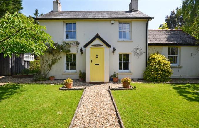 A character New Forest cottage for your holiday