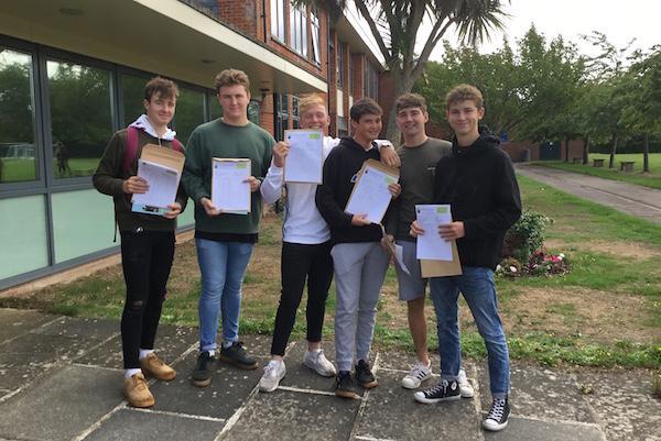 Priestlands celebrates excellent GCSE results