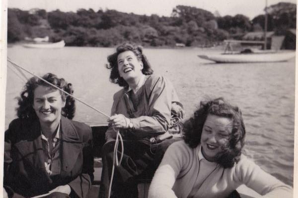 1940s Beaulieu River ATA girls sailing