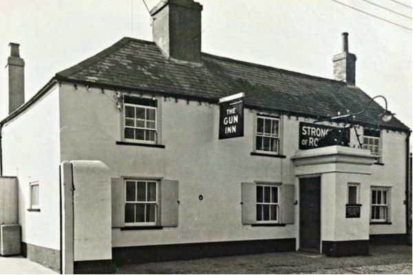 The Gun Inn Keyhaven